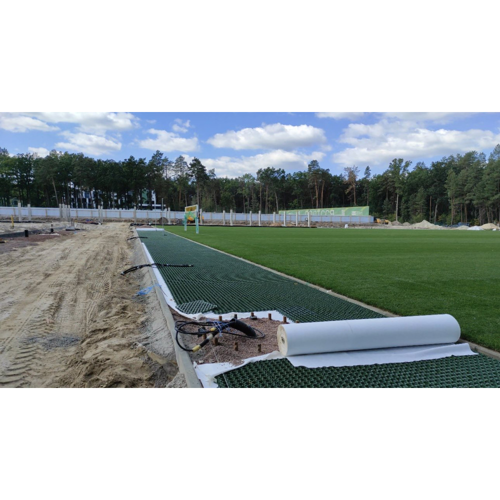 Геотекстиль голкопробивний, щільністю 300 гр./м2 для утеплення винограду, укріплення схилів, захисту фундаменту, тимчасових доріг Геотекстиль голкопробивний, щільністю 300 гр./м2 для утеплення винограду, укріплення схилів, захисту фундаменту, тимчасових доріг