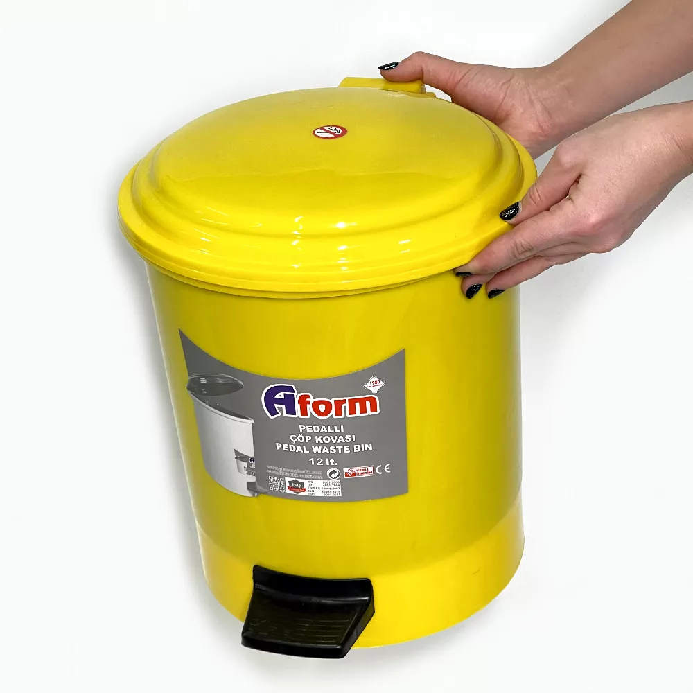 Pedal bin 12l, plastic, yellow