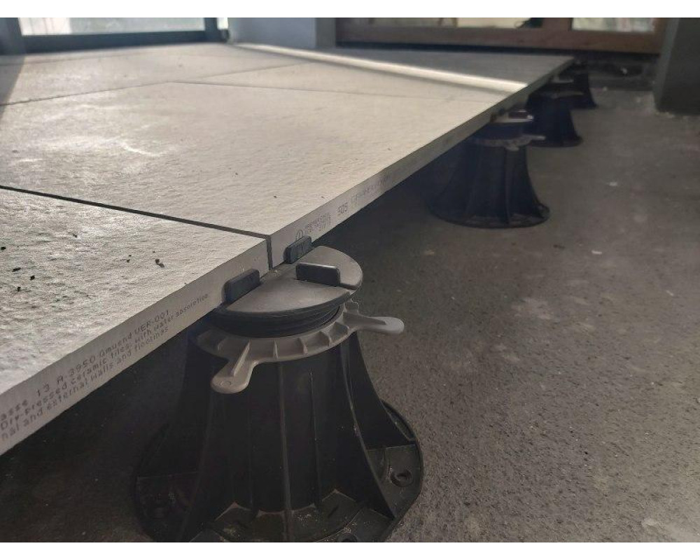 Эксплуатируемая кровля на регулируемых опорах