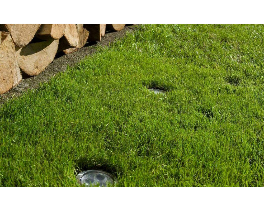 Укладка газонной решетки на участке