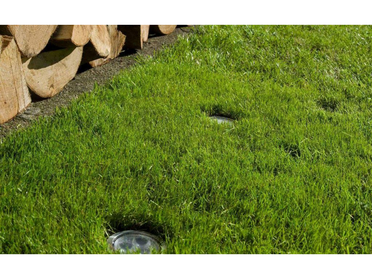 Укладання газонної решітки на ділянці