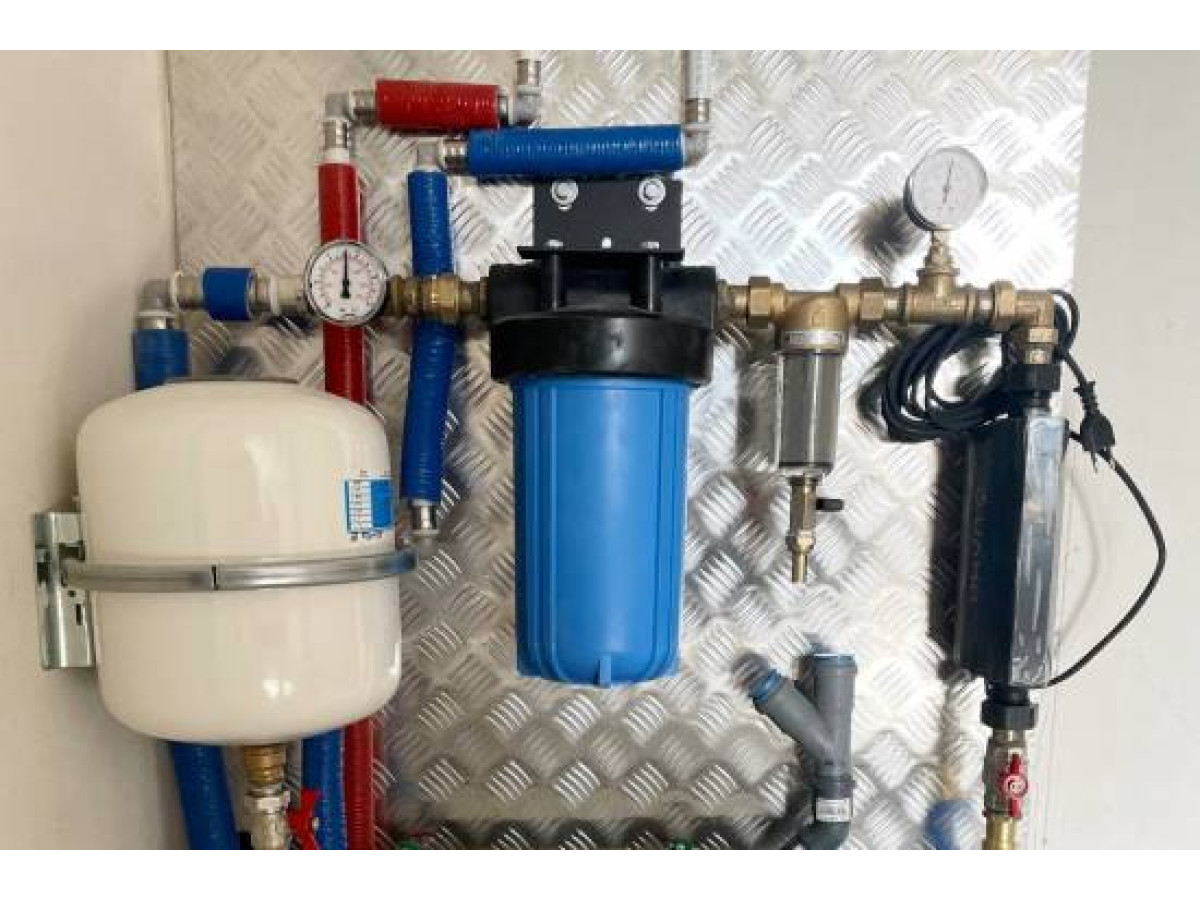 Сучасна система водопостачання із використанням прес-фітингів Uponor Uni Pipe PLUS