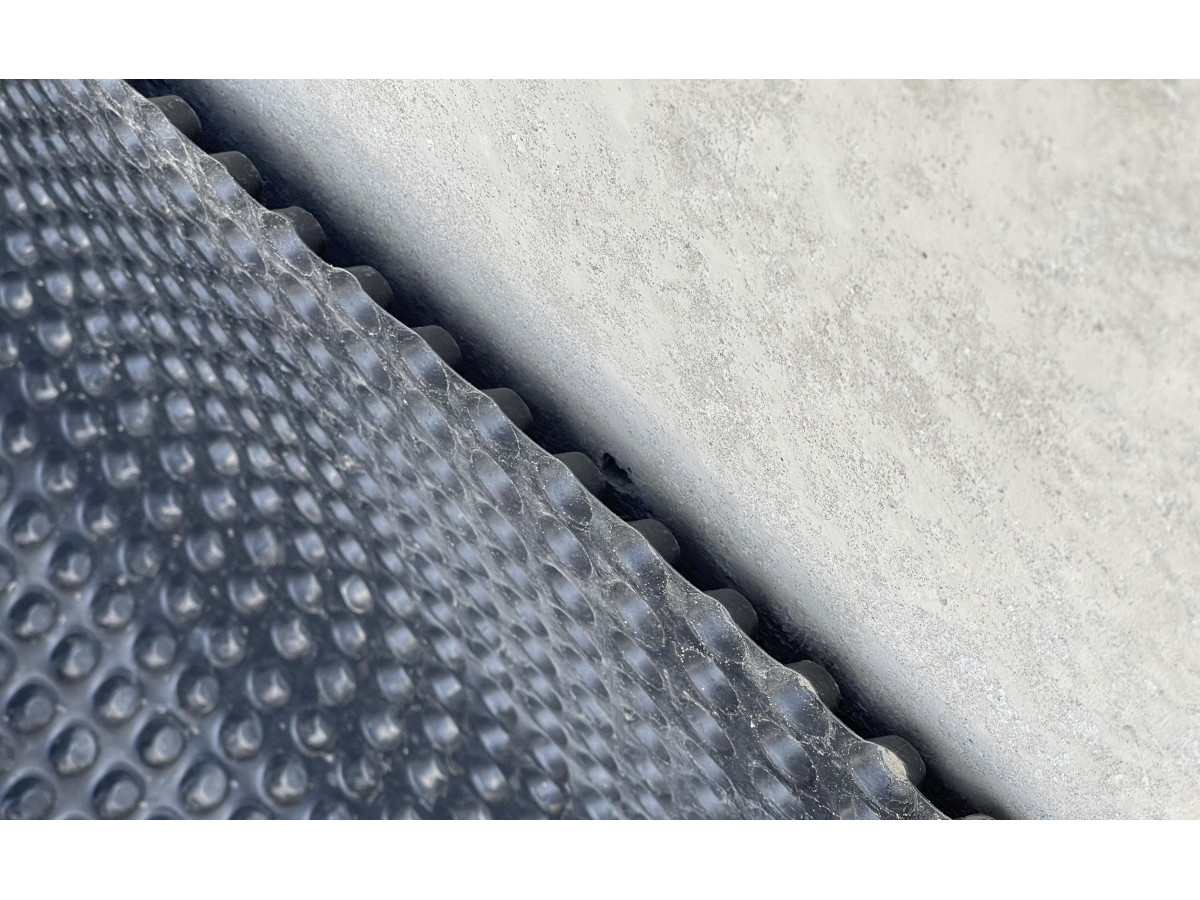 Монтаж шиповидной мембраны