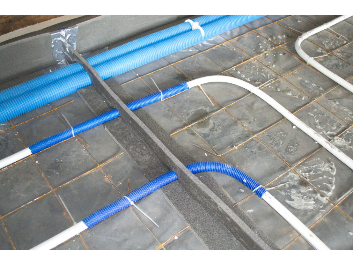 Комплектуючі для теплої водяної підлоги