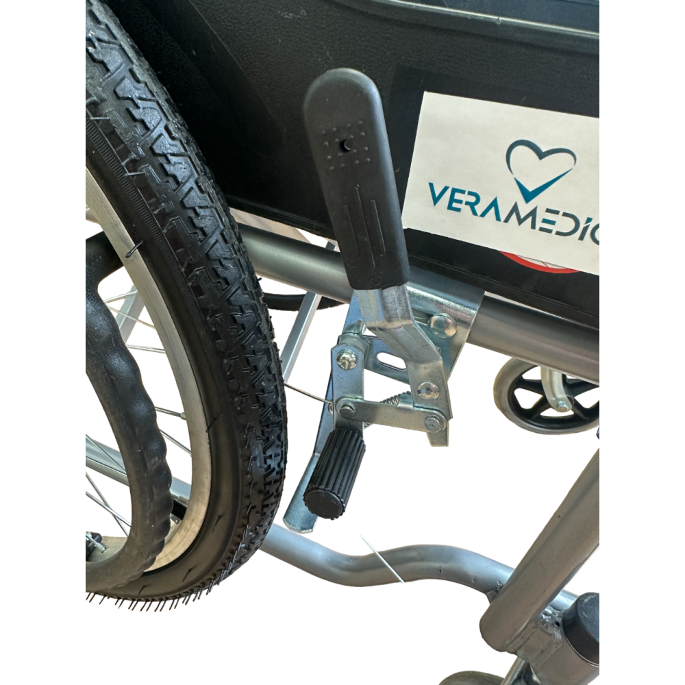 Инвалидное кресло механическое узкое, с ручными тормозами складное VRM-011 Инвалидное кресло механическое узкое, с ручными тормозами складное VRM-011