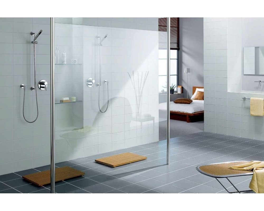 Душ с уклоном без поддона: насколько это практично