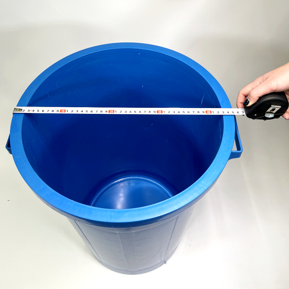 Пластиковый мусорный бак с поворотной крышкой бак прямоугольной формы на 90 л с поворотной крышкой типа "буфет" Пластиковый мусорный бак с поворотной крышкой бак прямоугольной формы на 90 л с поворотной крышкой типа "буфет"