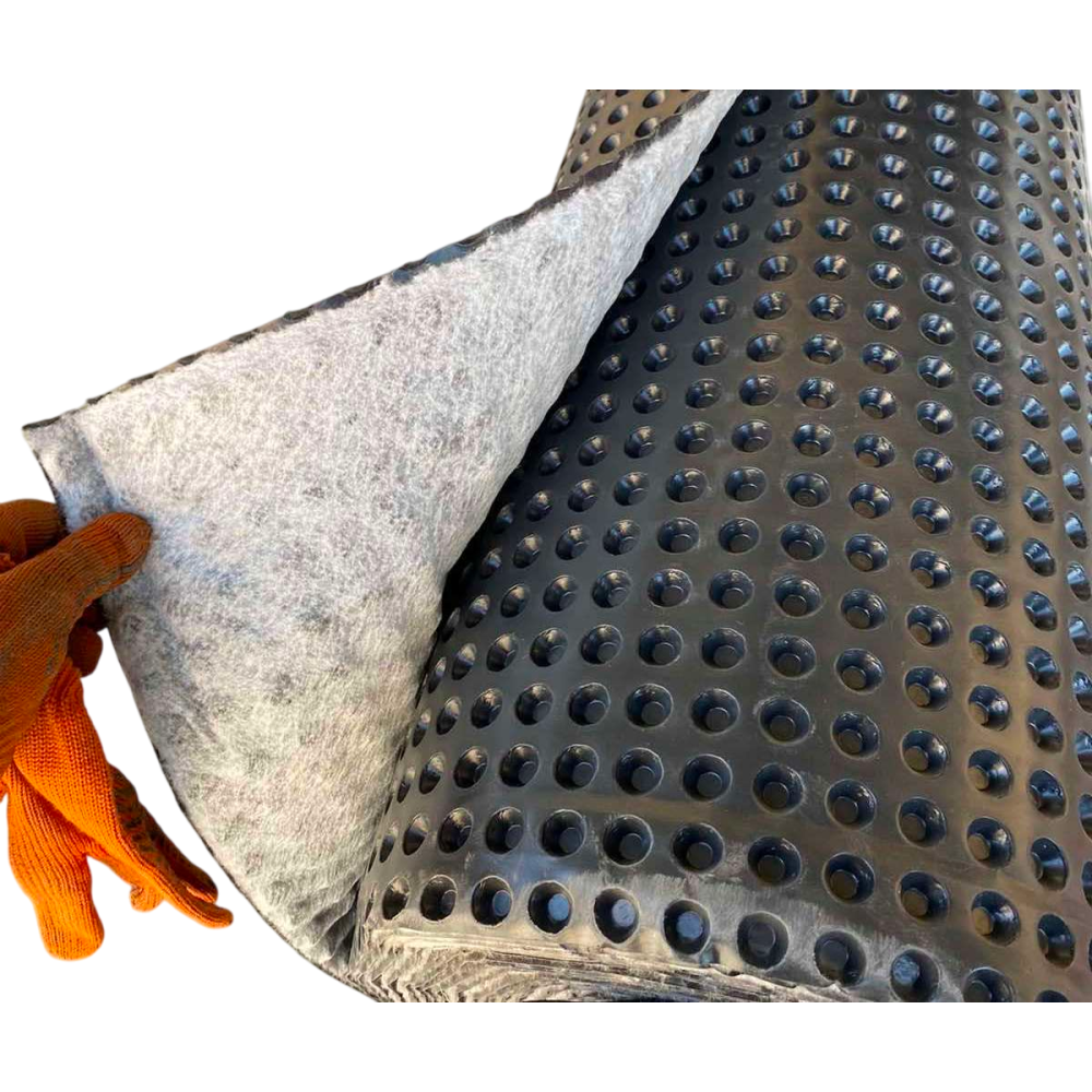 Profiled spiked membrane Gidrostop GEO 500 +100 g/sq.m (2m*15m)
