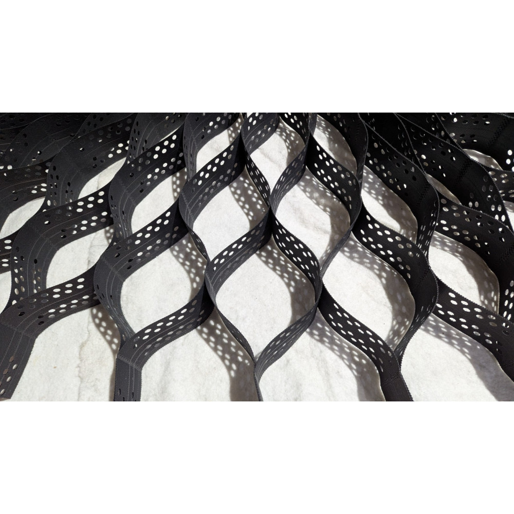 Георешетка объемная УГС -30,перфорированная, высота-15см,чар.20х20см Георешетка объемная УГС -30,перфорированная, высота-15см,чар.20х20см