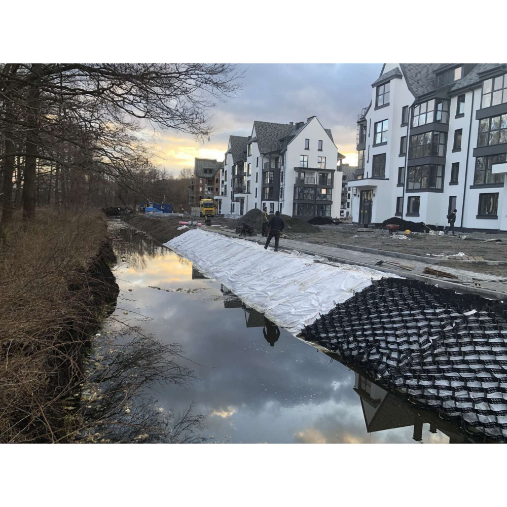 Георешетка объемная УГС -30,перфорированная, высота-20см,чар.20х20см Георешетка объемная УГС -30,перфорированная, высота-20см,чар.20х20см