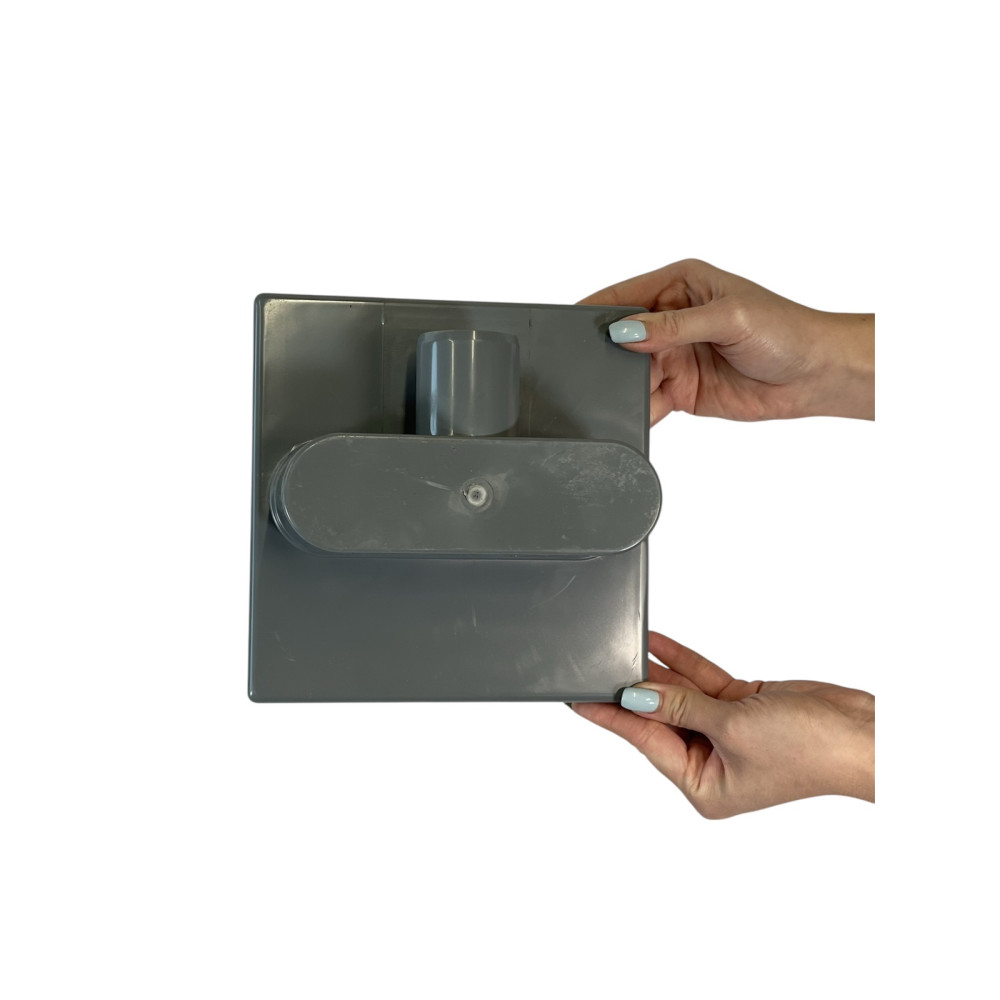 Трап с решеткой "квадрат" с нержавеющей решеткой горизонтальный выход D50, 20х20 см Трап с решеткой "квадрат" с нержавеющей решеткой горизонтальный выход D50, 20х20 см