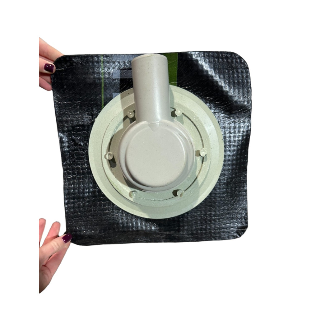 Двокорпусний трап 15*15см з бітумною мембраною, горизонтальний вихід D50 Двокорпусний трап 15*15см з бітумною мембраною, горизонтальний вихід D50