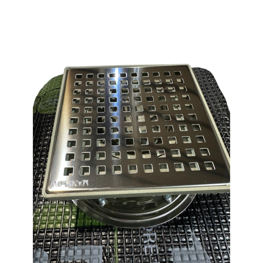 Двухкорпусный трап вертикальный выход D50, 15*15 см с прижимным фланцем и битумной мембраной Двухкорпусный трап вертикальный выход D50, 15*15 см с прижимным фланцем и битумной мембраной