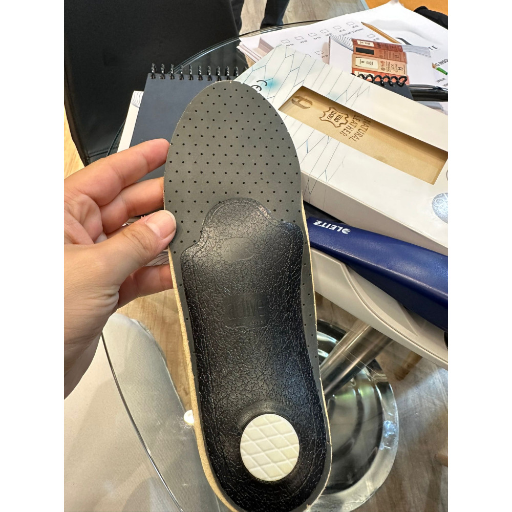 Стельки кожаные ортопедические с активированным углем ORTHOTIC (41-42 размер) Стельки кожаные ортопедические с активированным углем ORTHOTIC (41-42 размер)