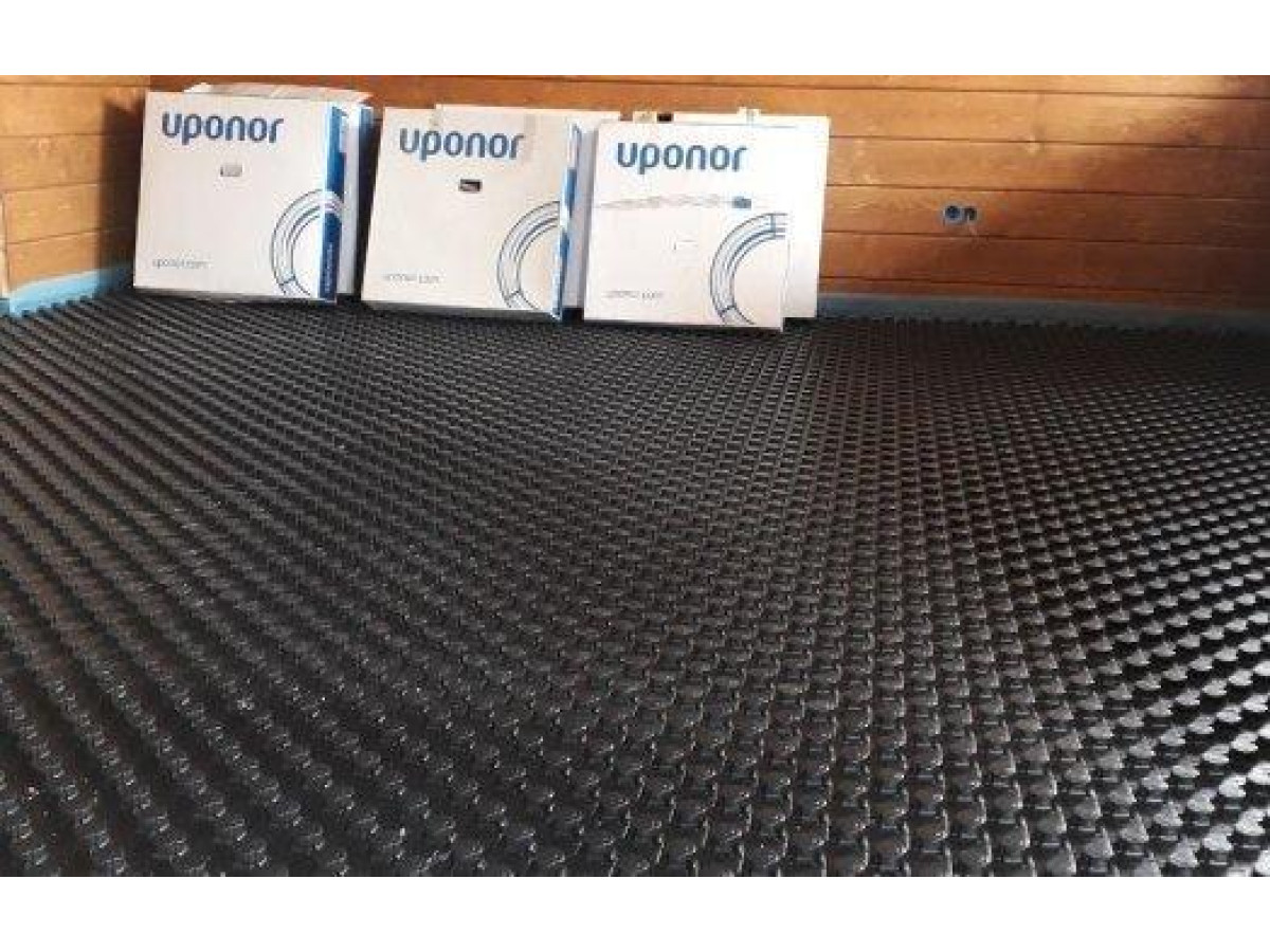 Монтаж теплої водяної підлоги