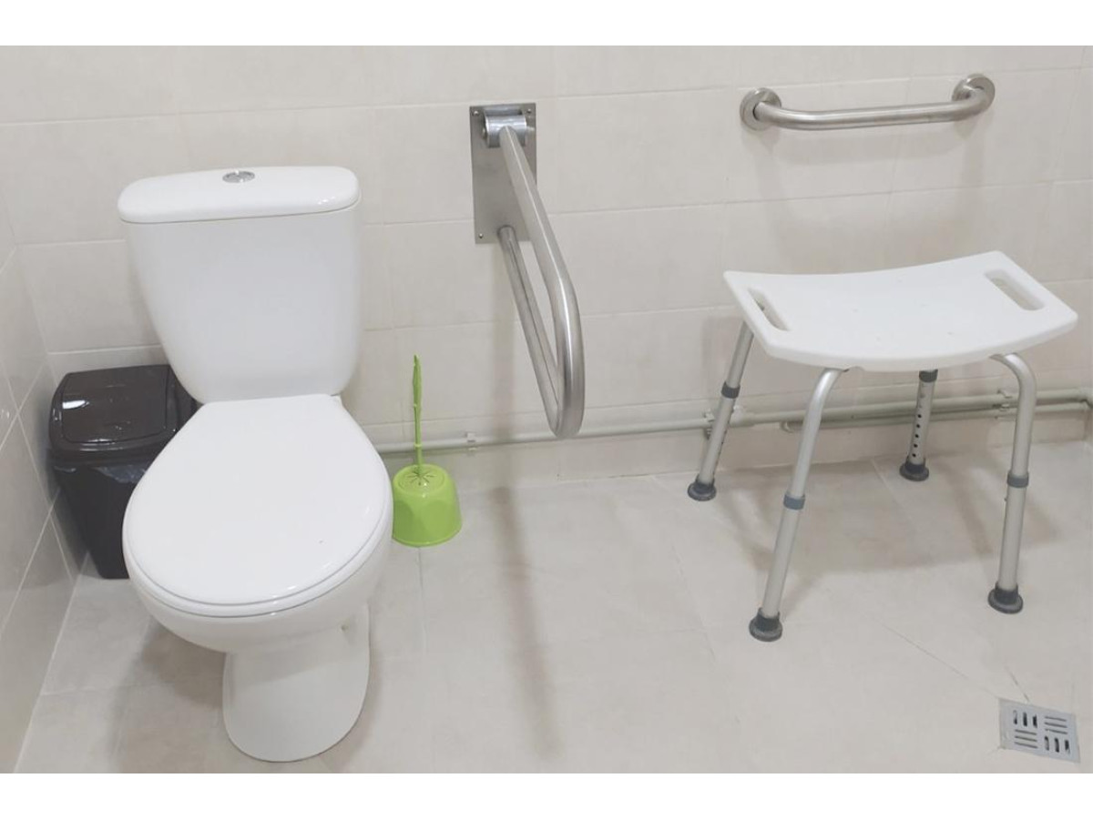 Поручни и диспенсеры для Драбовской многопрофильной больницы