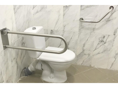 Поручні з нержавіючої сталі для санвузлів в перинатальному центрі