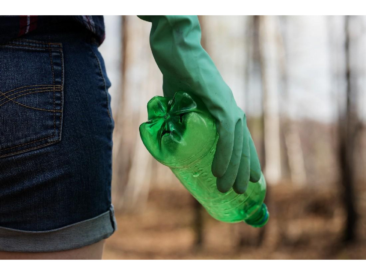 Пластиковые контейнеры для сортировки мусора