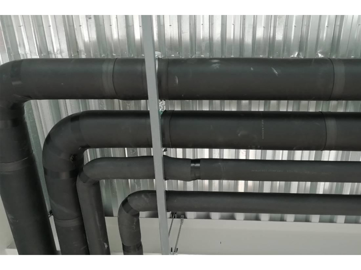 Теплоізоляція труб каучукової ізоляцією і базальтовими циліндрами