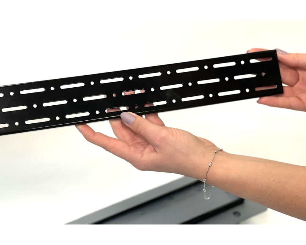 Стильный душевой трап черного цвета