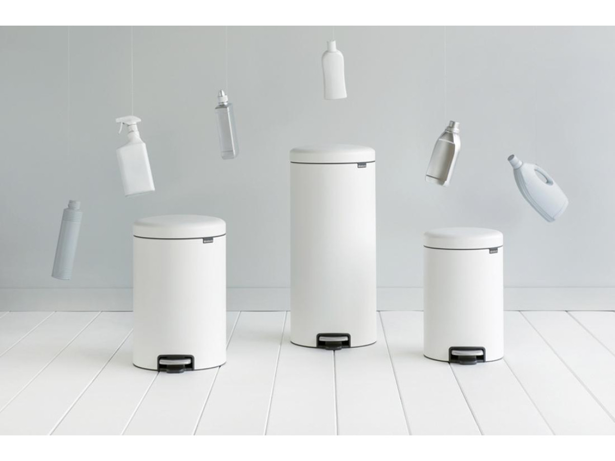 Сміттєві відра для ванної та туалету