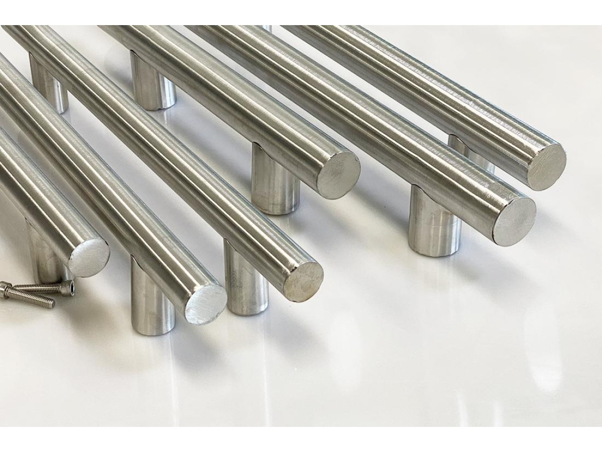 Виды поручней для дверей и стен