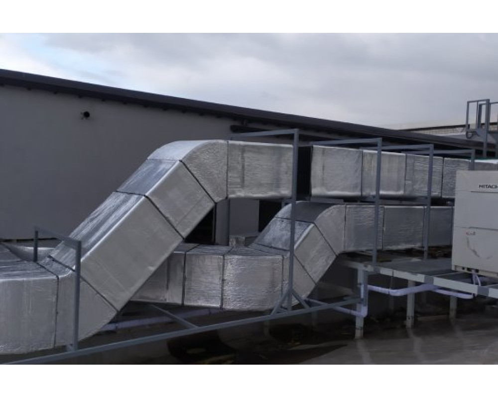 Изоляция воздуховодов офисного помещения