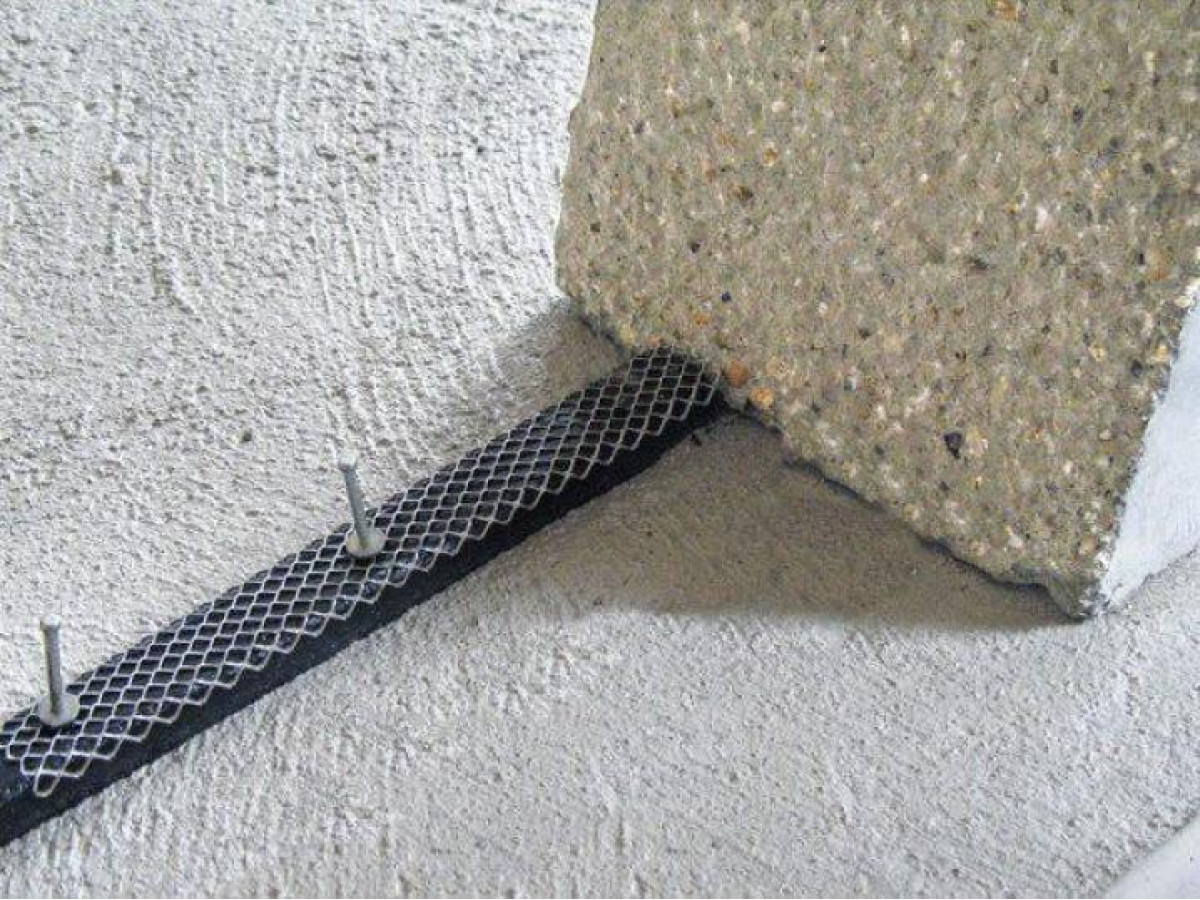 Монтаж бентонитового шнура