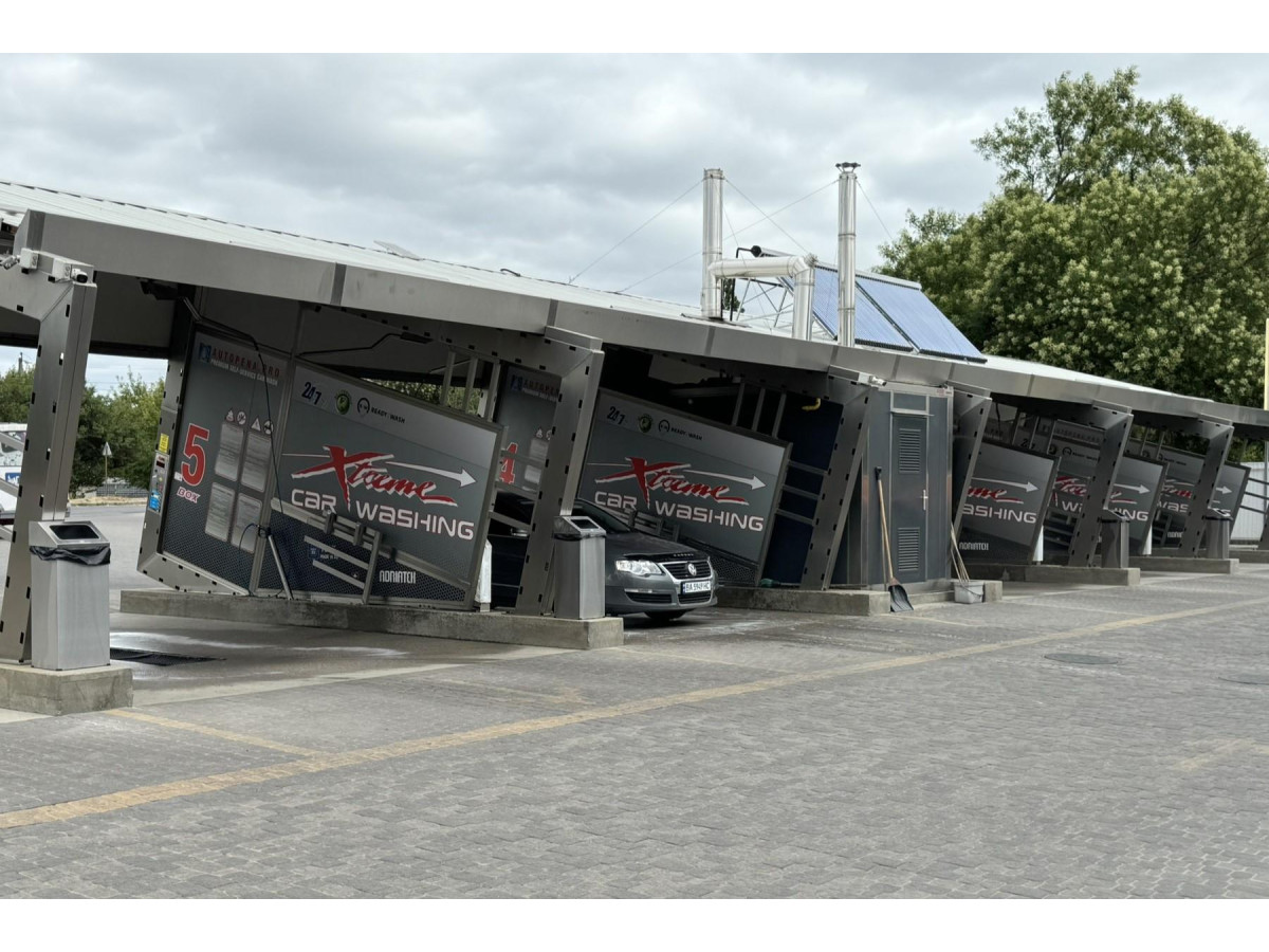 Встановлення сміттєвих баків з нержавіючої сталі на автомийку